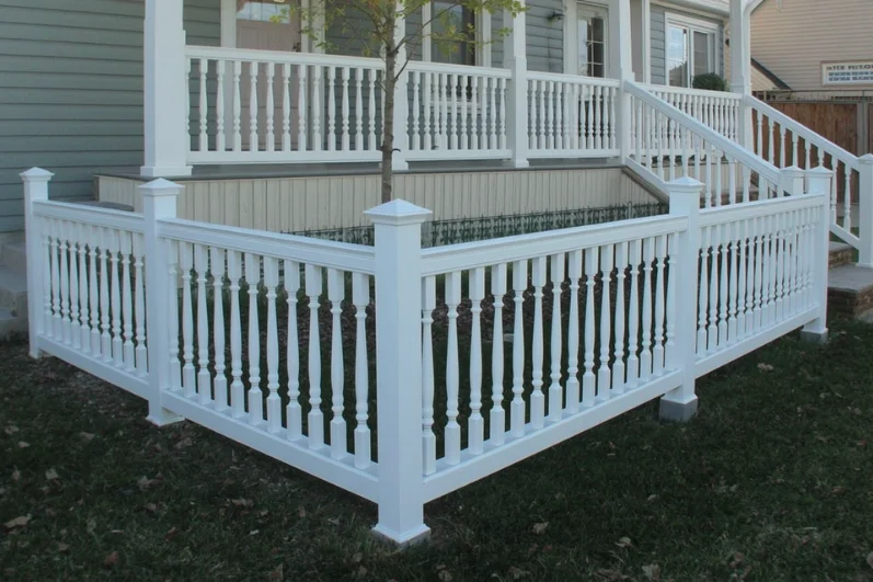 A Tie-In Fence with Rails